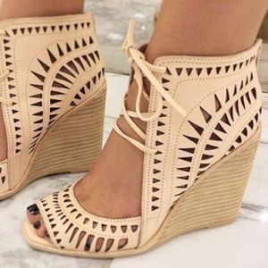 Jeffrey Campbell APRICOT wedge size 9